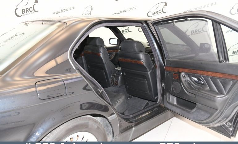 BMW 750 iL V12 Automatas 1998 full