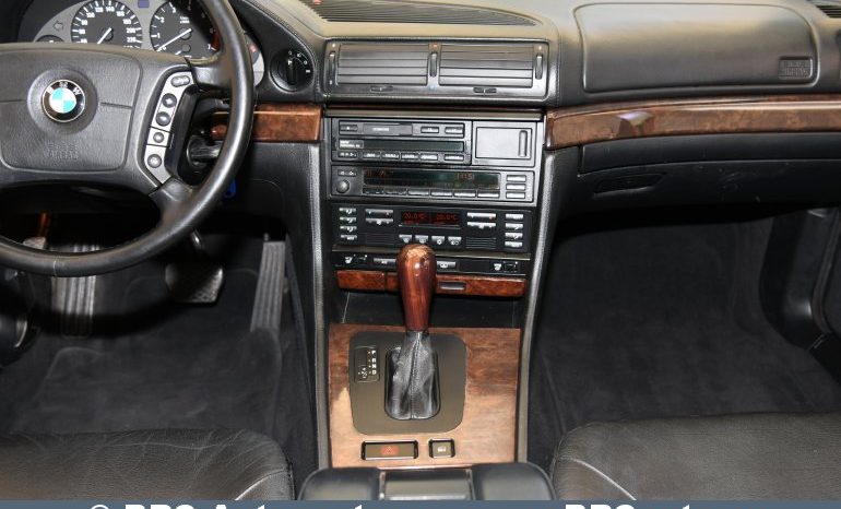 BMW 750 iL V12 Automatas 1998 full