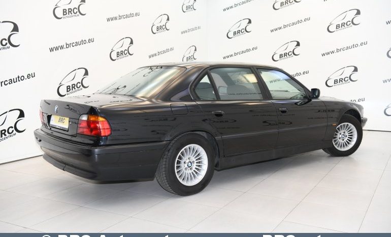 BMW 750 iL V12 Automatas 1998 full