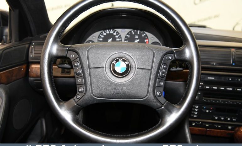 BMW 750 iL V12 Automatas 1998 full