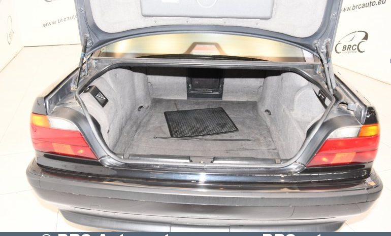 BMW 750 iL V12 Automatas 1998 full