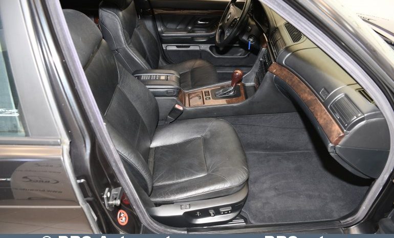 BMW 750 iL V12 Automatas 1998 full