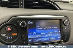 Toyota Yaris Hybrid 5d Hatchback 1.5 HSD Act 2017 full