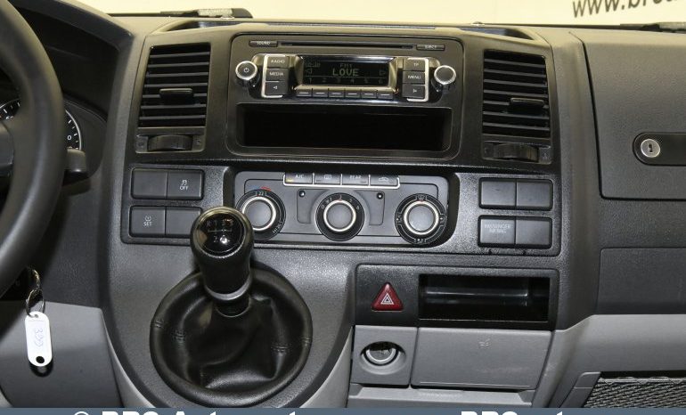 Volkswagen Caravelle 2.0 TDI CR 2015 full