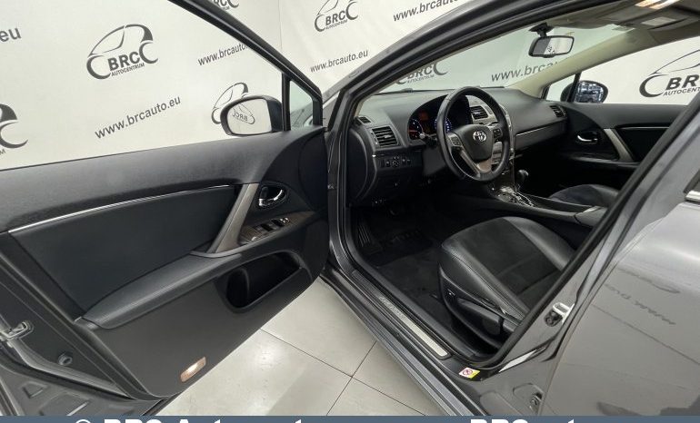 Toyota Avensis Combi 2.2 D-4D Executive Automatas 2015 full